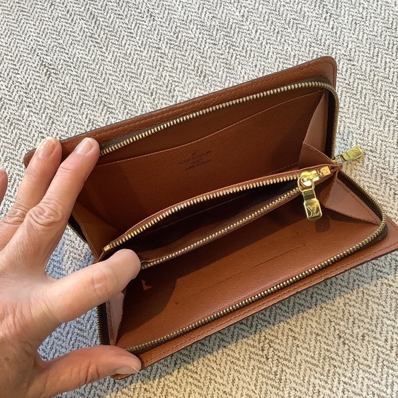 LOUIS VUITTON ZIPPY WALLET MONOGRAM CANVAS ZIPPER WALLET - Picture 11 of 17